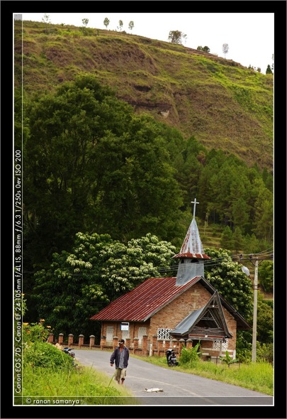 Toba LandOfChurches 002